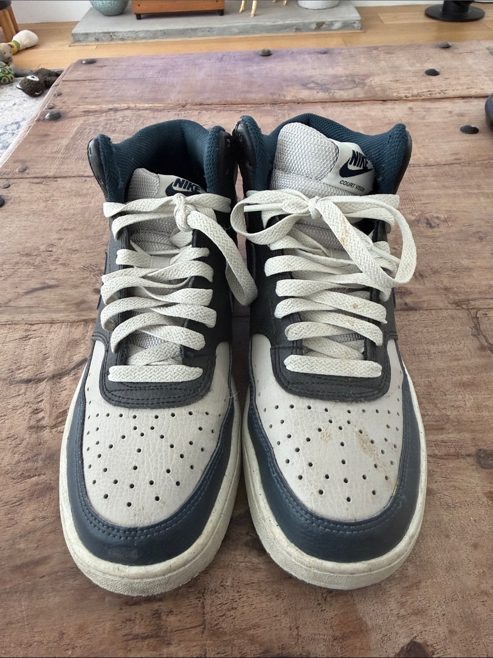 Nike mens Mid-Top Sneakers in light grey and Navy